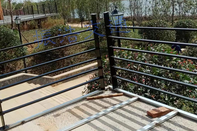 Lan can lối đi lót ván